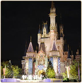 東京ディズニーランドに行こう：東京ディズニーランド「クリスマス・ファンタジー」シンデレラ城
