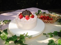 From Kurashiki〜手作りケーキ 遊夢:苺クリームのお誕生日ケーキ